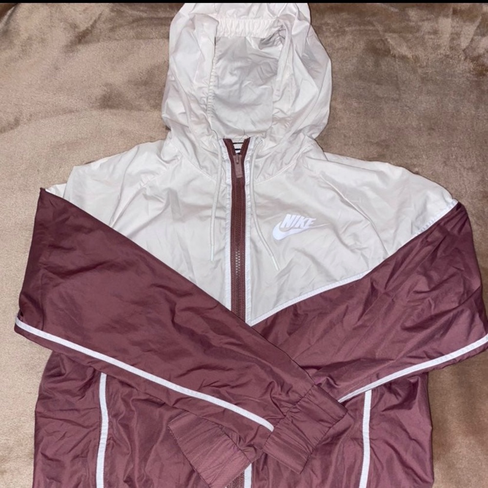 NIKE Windbreaker